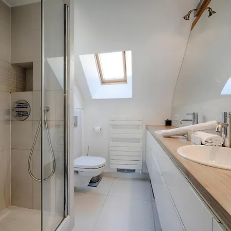 Charming 4-room In The Marais - Welkeys Apartament *