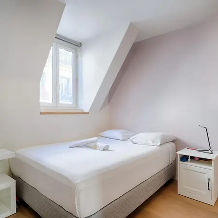 Charming 4-room In The Marais - Welkeys * Paryż